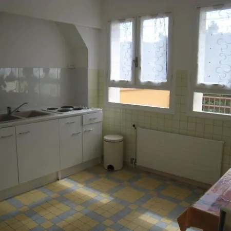 F2 Avec Terrasse Et Parking, Animaux Admis - Amelie-les-bains - Fr-1-703-142 *