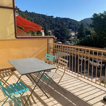 F2 Avec Terrasse Et Parking, Proche Cures Et Centre-ville - Amelie-les-bains - Fr-1-703-142