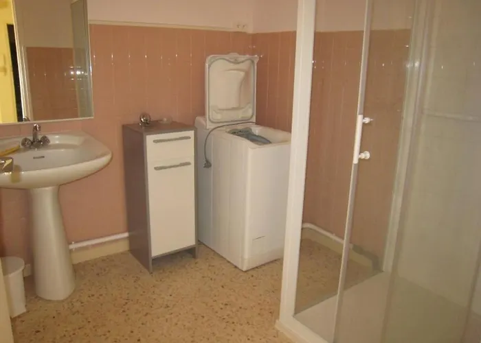 F2 Avec Terrasse Et Parking, Animaux Admis - Amelie-les-bains - Fr-1-703-142 *